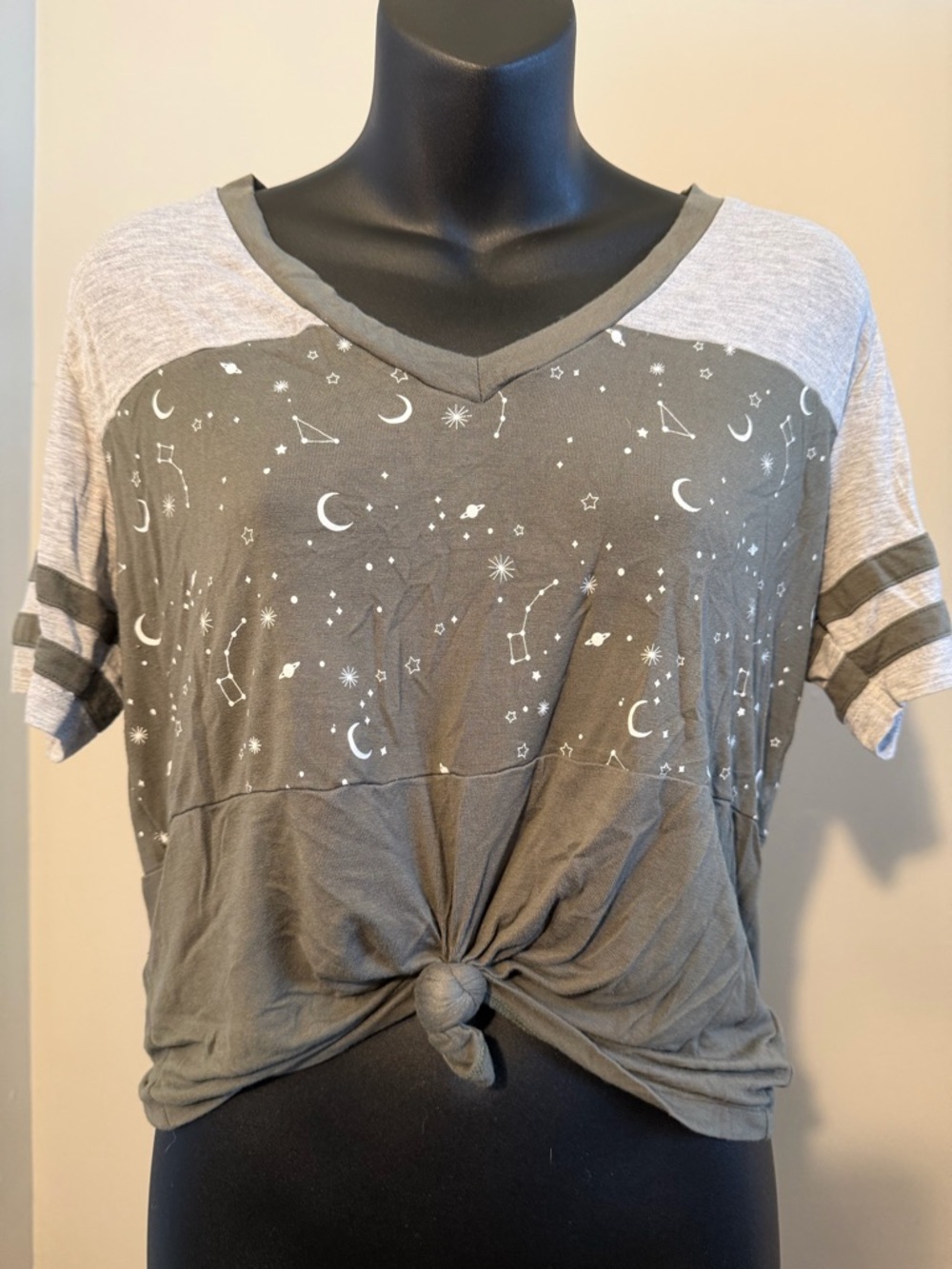No Boundaries Olive & Heather Gray Celestial Knot-Front V-Neck Tee